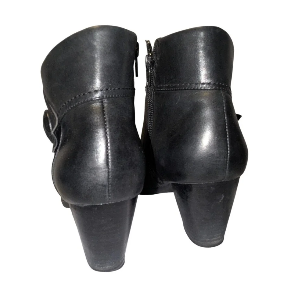 Michelle D Ankle Boots Women 8 Black Leather Button Side Zip Block Heel Booties‎
